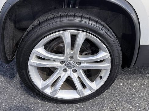 Used 2013 Volkswagen Tiguan SEL FWD image 44