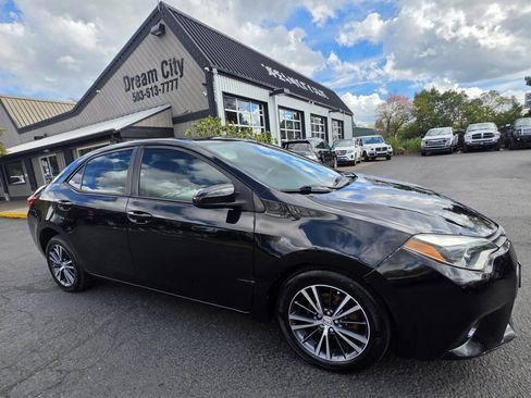 Used 2016 Toyota Corolla LE FWD image 1