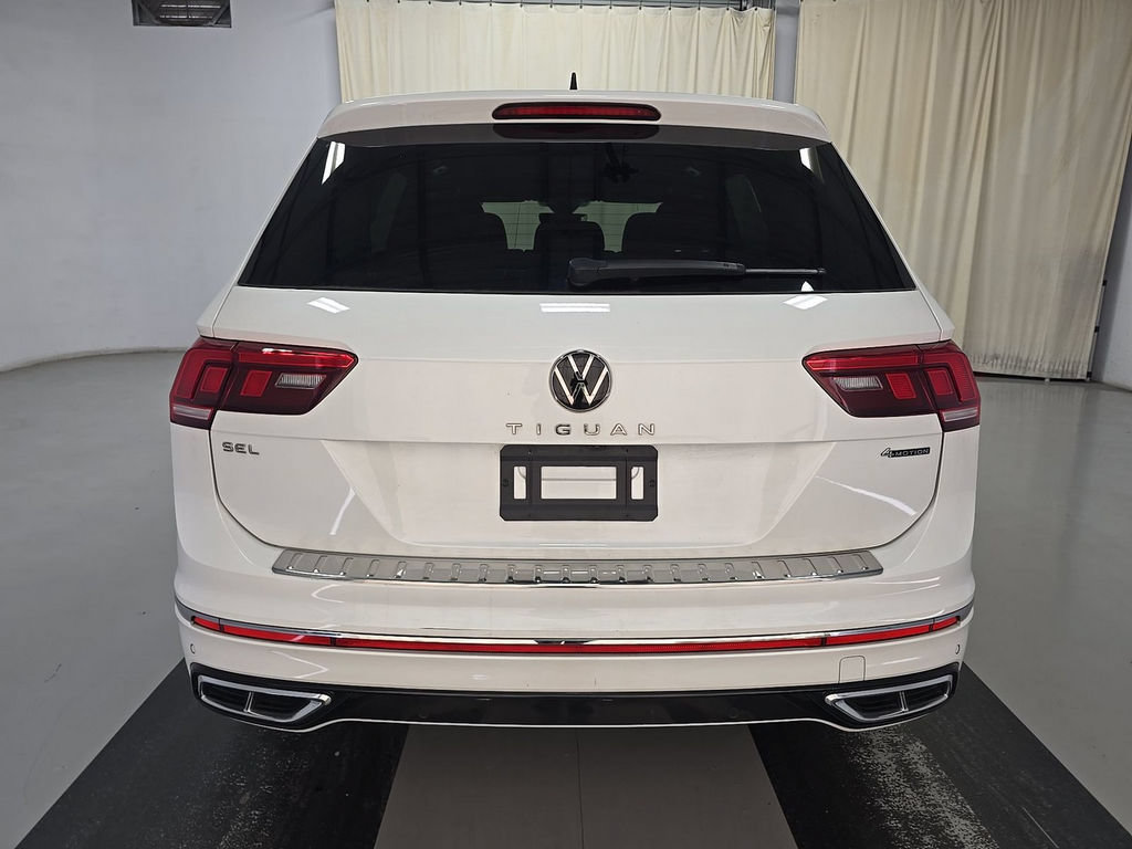 Used 2024 Volkswagen Tiguan SEL R-Line AWD/4WD image 3