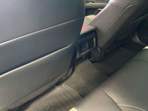 Used 2025 Toyota Camry SE w/ Multimedia Upgrade Package image 15