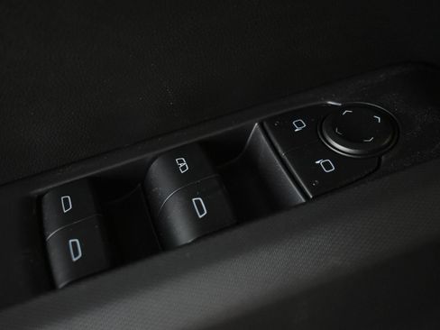 New 2026 GMC Canyon Elevation w/ Convenience Package image 13