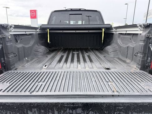 Certified 2017 Nissan Titan PRO-4X AWD/4WD image 9