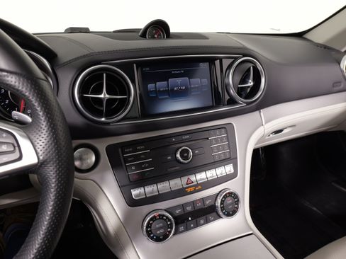 Used 2017 Mercedes-Benz SL 450 image 40