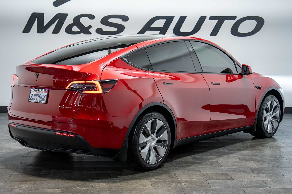 Used 2023 Tesla Model Y Long Range AWD/4WD image 4
