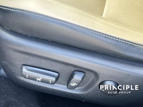 Used 2015 Lexus CT 200h FWD image 13