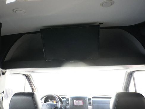 Used 2015 Mercedes-Benz Sprinter 2500 image 20