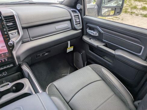 New 2026 RAM 3500 Laramie AWD/4WD image 14