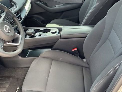 Used 2023 Nissan Rogue S image 6
