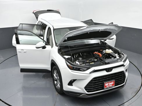 Used 2024 Toyota Grand Highlander Limited image 49