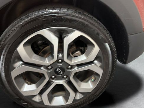 Used 2021 Kia Soul X-Line FWD image 24
