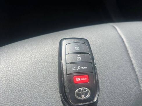 Used 2025 Toyota Highlander XSE image 18