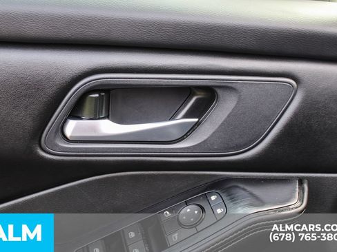 Used 2024 Nissan Rogue SV FWD image 38