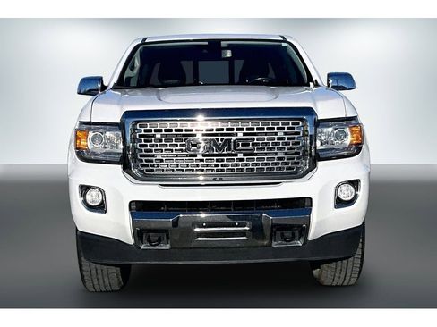 Used 2018 GMC Canyon Denali image 2