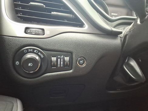 Used 2021 Jeep Cherokee Latitude Lux w/ Comfort/Convenience Group image 10