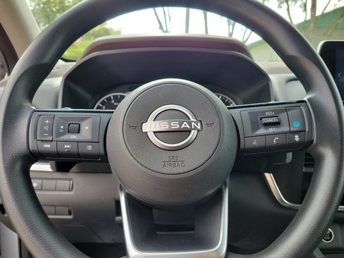 Certified 2023 Nissan Rogue SV FWD image 22