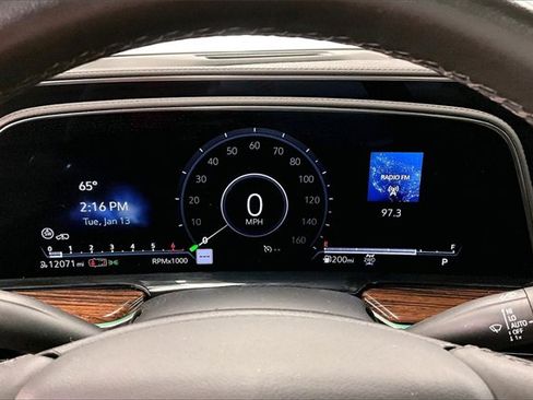 Used 2023 Cadillac Escalade Premium Luxury image 26