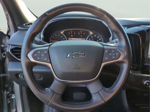 Used 2023 Chevrolet Traverse RS FWD image 24