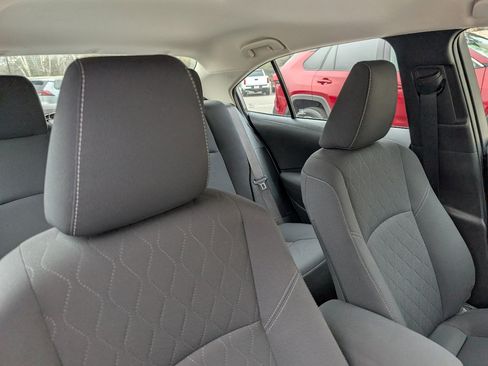 Used 2023 Toyota Corolla LE image 3
