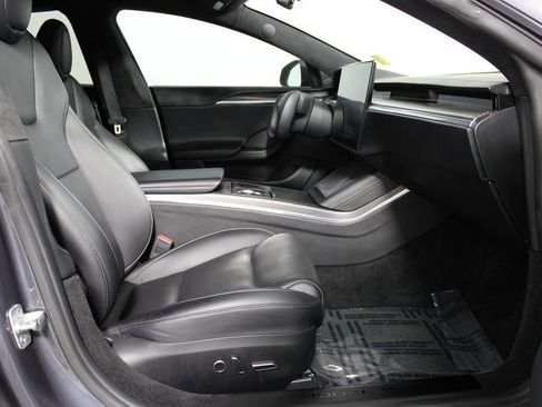Used 2021 Tesla Model S Plaid image 11