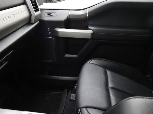 Used 2021 Ford F350 Lariat AWD/4WD image 14