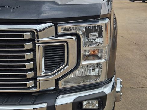 Used 2022 Ford F350 Lariat w/ Lariat Ultimate Package AWD/4WD image 6