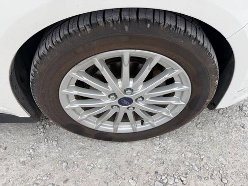 Used 2013 Ford C-MAX SEL image 12