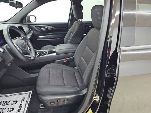 Used 2024 Chevrolet Traverse LT w/ Midnight/Sport Edition FWD image 2