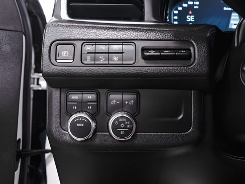 Used 2023 GMC Yukon XL Denali AWD/4WD image 22