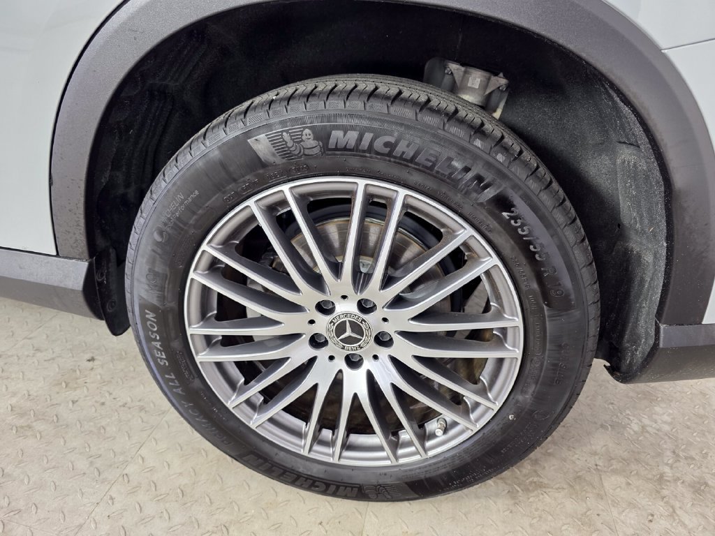 Certified 2026 Mercedes-Benz GLC 300 image 17