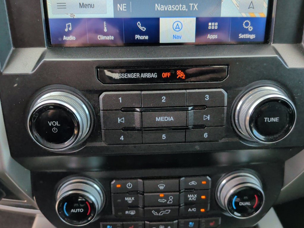 Used 2019 Ford F150 Lariat w/ Equipment Group 502A Luxury AWD/4WD image 33