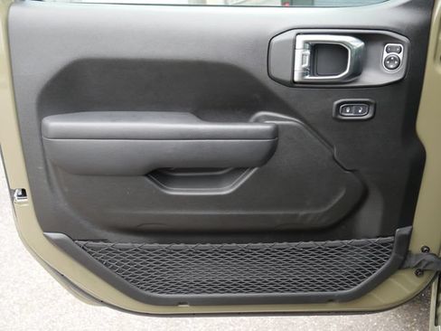 Used 2025 Jeep Wrangler Unlimited Sport AWD/4WD image 12