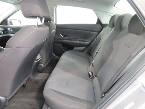 Used 2023 Hyundai Elantra SE FWD image 26