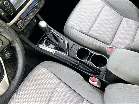 Used 2014 Toyota Corolla LE image 15