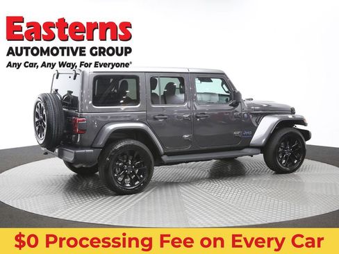 Used 2025 Jeep Wrangler Unlimited Sahara AWD/4WD image 42