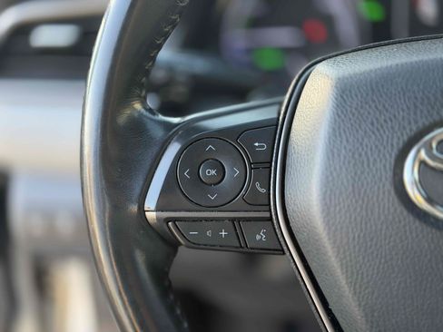 Used 2022 Toyota Camry SE FWD image 22