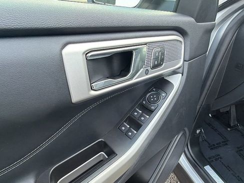 Used 2020 Ford Explorer Limited w/ Class III Trailer Tow Package image 12