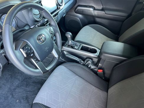 Certified 2023 Toyota Tacoma TRD Off-Road image 12