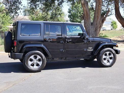 Used 2017 Jeep Wrangler Unlimited Sahara w/ Trailer Tow Group AWD/4WD image 4