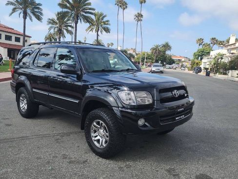 Used 2007 Toyota Sequoia SR5 RWD image 4