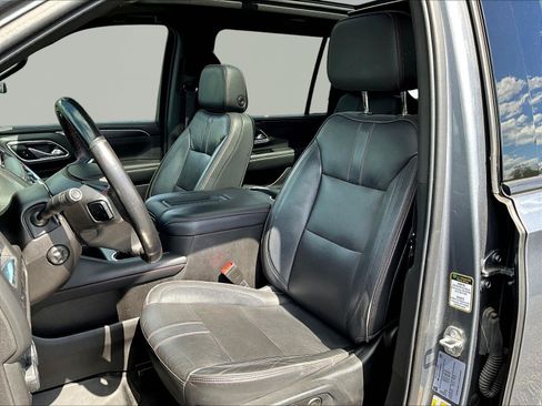 Used 2021 Chevrolet Suburban RST w/ Luxury Package AWD/4WD image 21