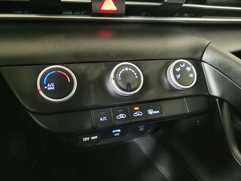 Used 2024 Hyundai Elantra SE image 10