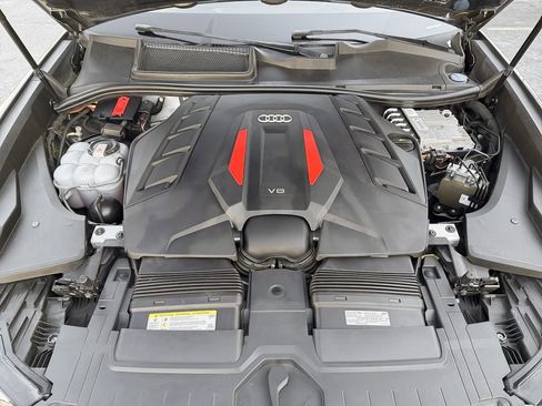 Used 2020 Audi SQ8 Prestige w/ Prestige Package image 31