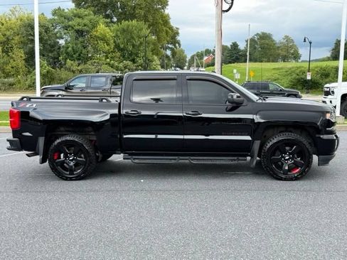 Used 2018 Chevrolet Silverado 1500 LTZ Z71 w/ Redline Edition AWD/4WD image 15