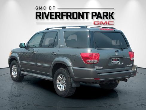 Used 2005 Toyota Sequoia SR5 AWD/4WD image 5