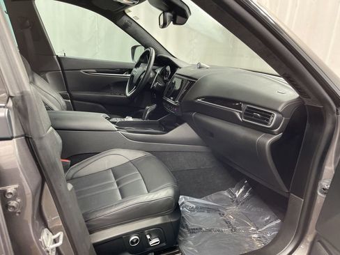 Used 2022 Maserati Levante GT image 27