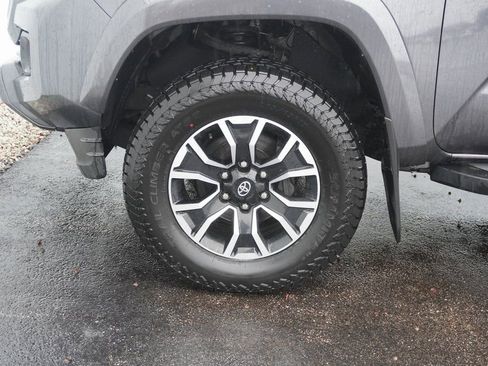 Used 2021 Toyota Tacoma TRD Sport image 6