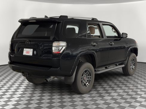 Used 2021 Toyota 4Runner SR5 Premium w/ Moonroof Package AWD/4WD image 9