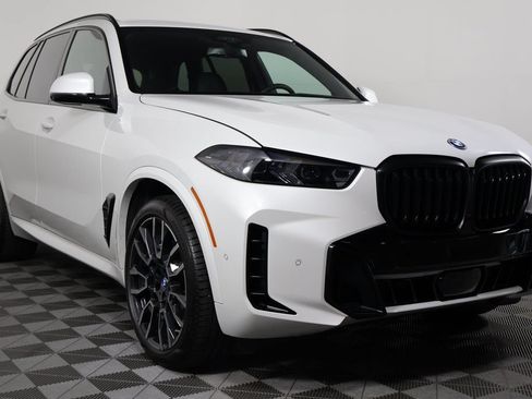 Used 2024 BMW X5 xDrive50e w/ Executive Package AWD/4WD image 3