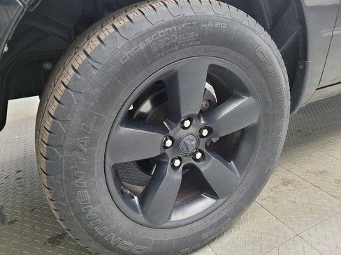 Used 2018 RAM 1500 Express w/ Express Value Package RWD image 31