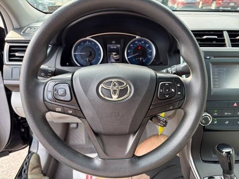 Used 2017 Toyota Camry LE FWD image 34